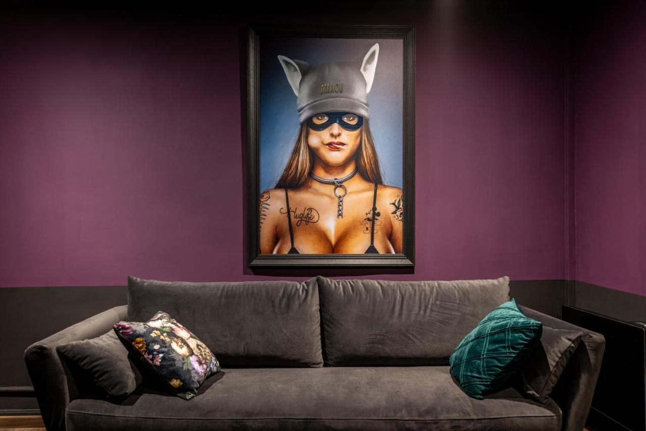 Cherie Cherry - Romantic And Bdsm House Briey Luaran gambar